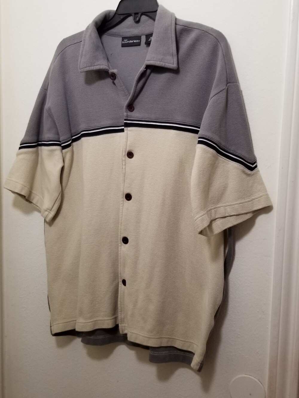 Vintage No Boundaries Large Gray & Cream Colorblock Polo With Contrast Stripe